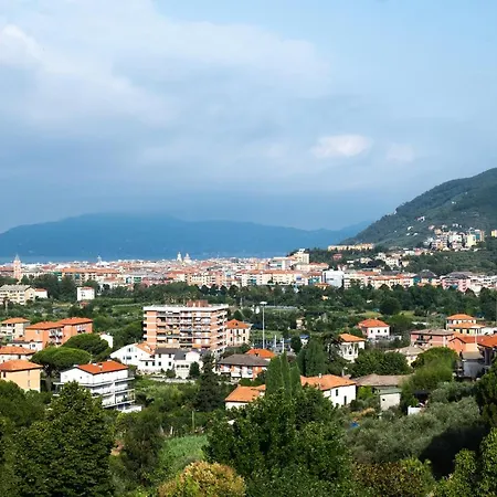 בית הארחה Smeralda - Luxury On The Italian Riviera לאווניה